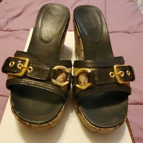 COACH Signature Wedges - Picture 3 of 3